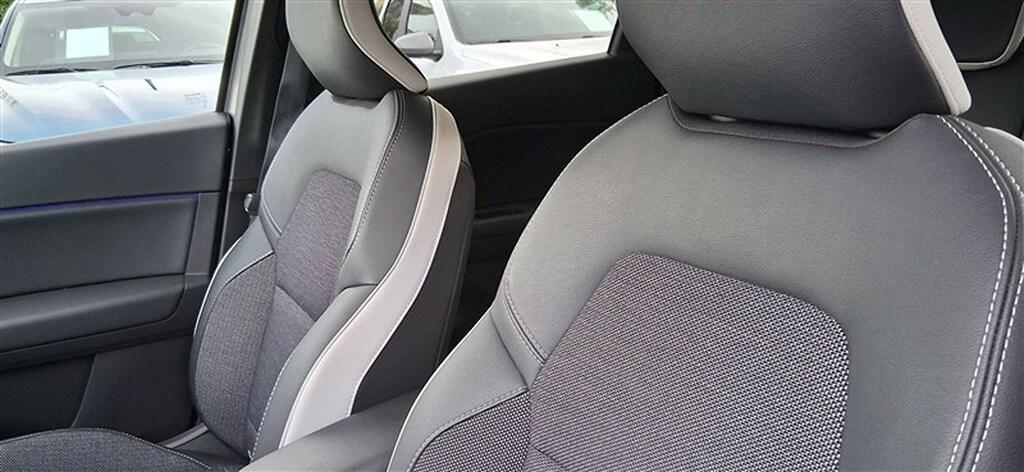 Renault Captur 1.6 Hybrid Intens E-Tech Auto