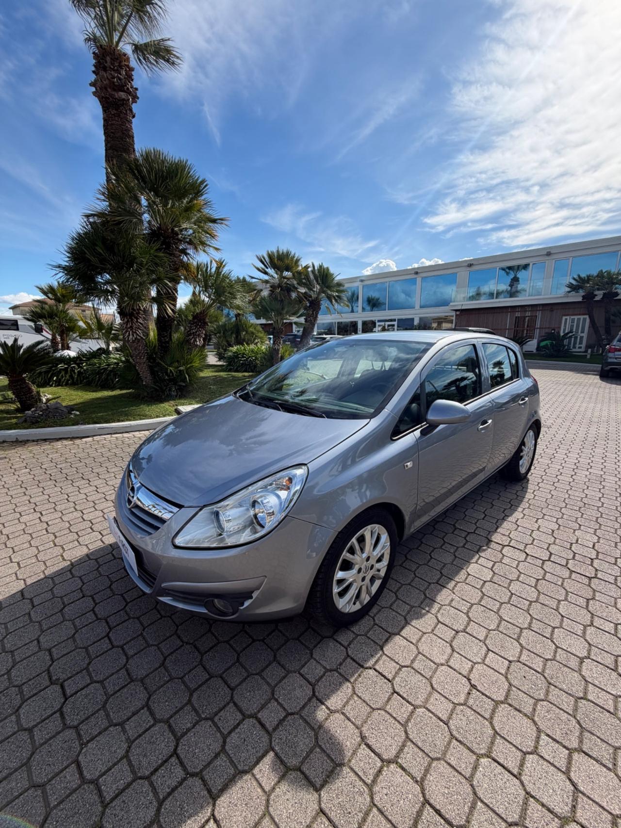 Opel Corsa 1.2 5 porte Easytronic Cosmo