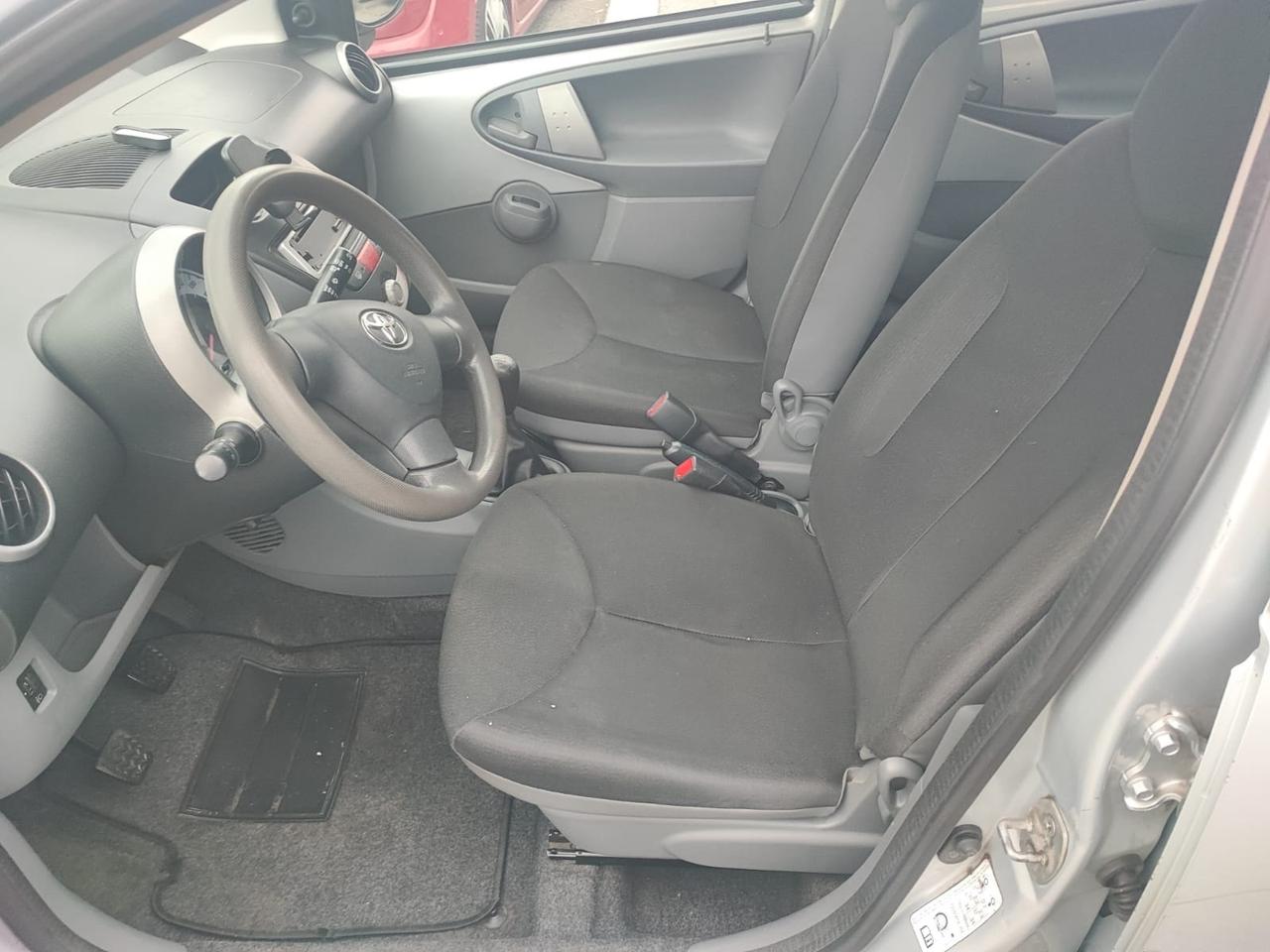 Toyota Aygo 1.0 12V VVT-i 5 porte Sol