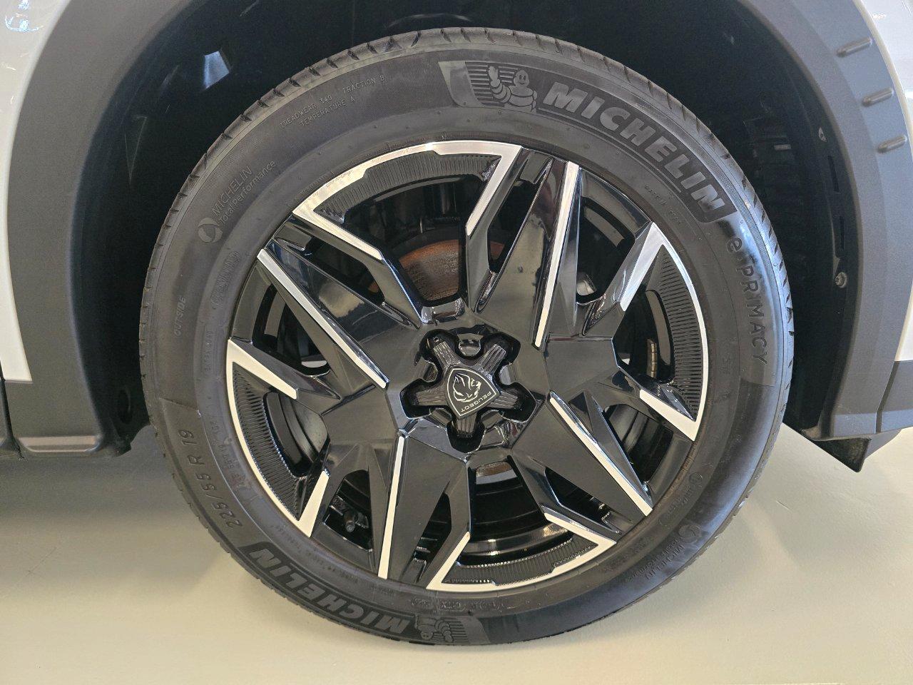Peugeot 3008 3008 1.2 hybrid GT 145cv e-dcs6