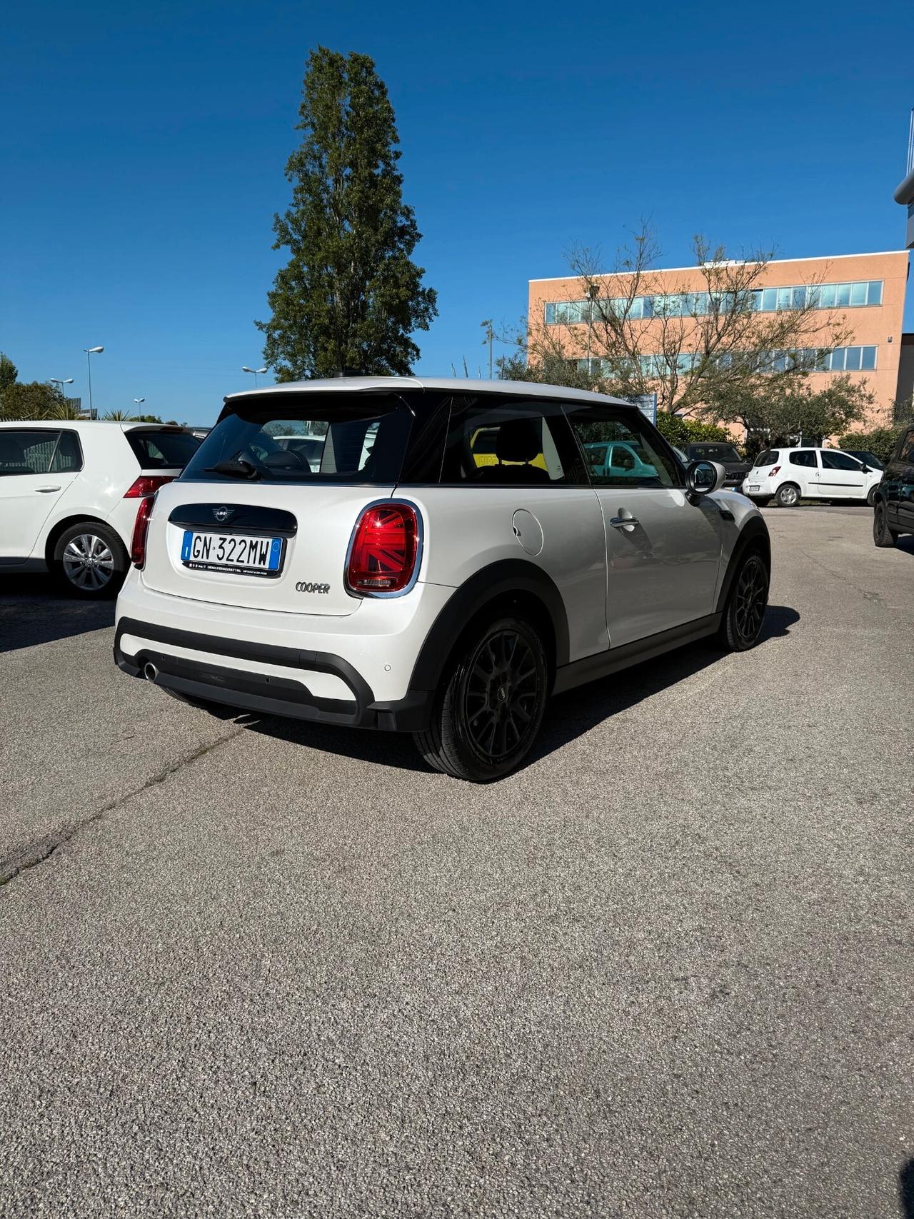 Mini 1.5 Cooper Essential