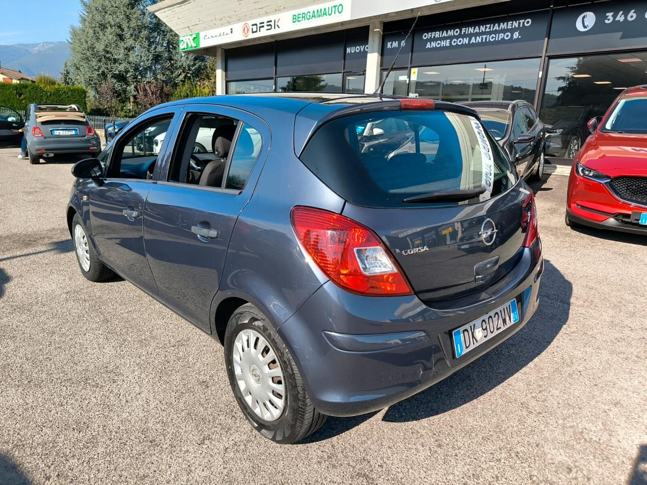Opel Corsa 1.2 5 porte Club *NEOPATENTATI*BENZINA-E4*