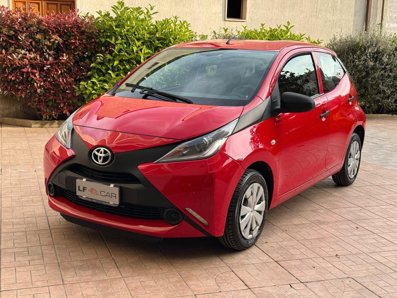 Toyota Aygo 1.0 70 cv 5 porte x-cite