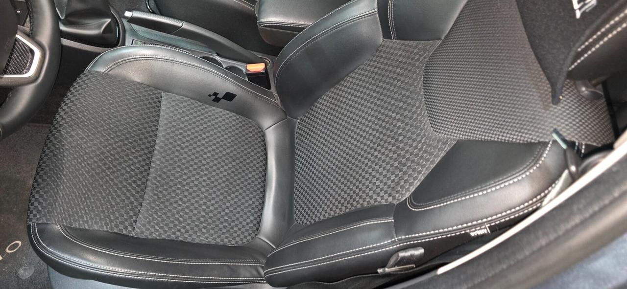 Renault Clio Sporter dCi 8V 90 CV Moschino Intens