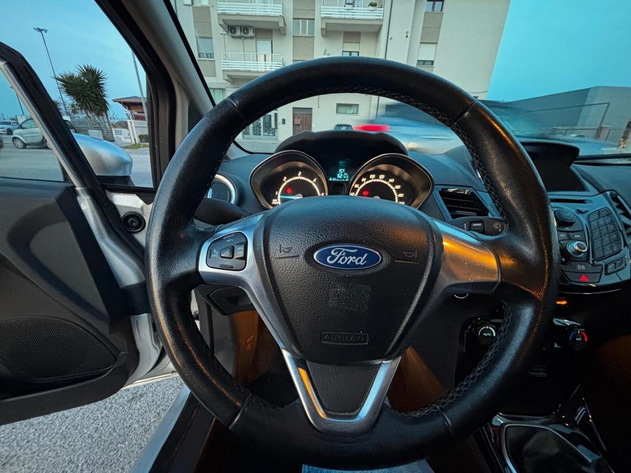 Ford Fiesta 1.5 TDCi 75CV 5 porte Titanium