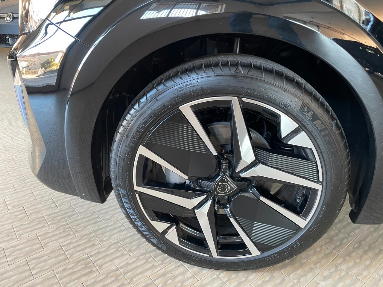 Peugeot 208 Hybrid 145 e-DCS6 GT Km0