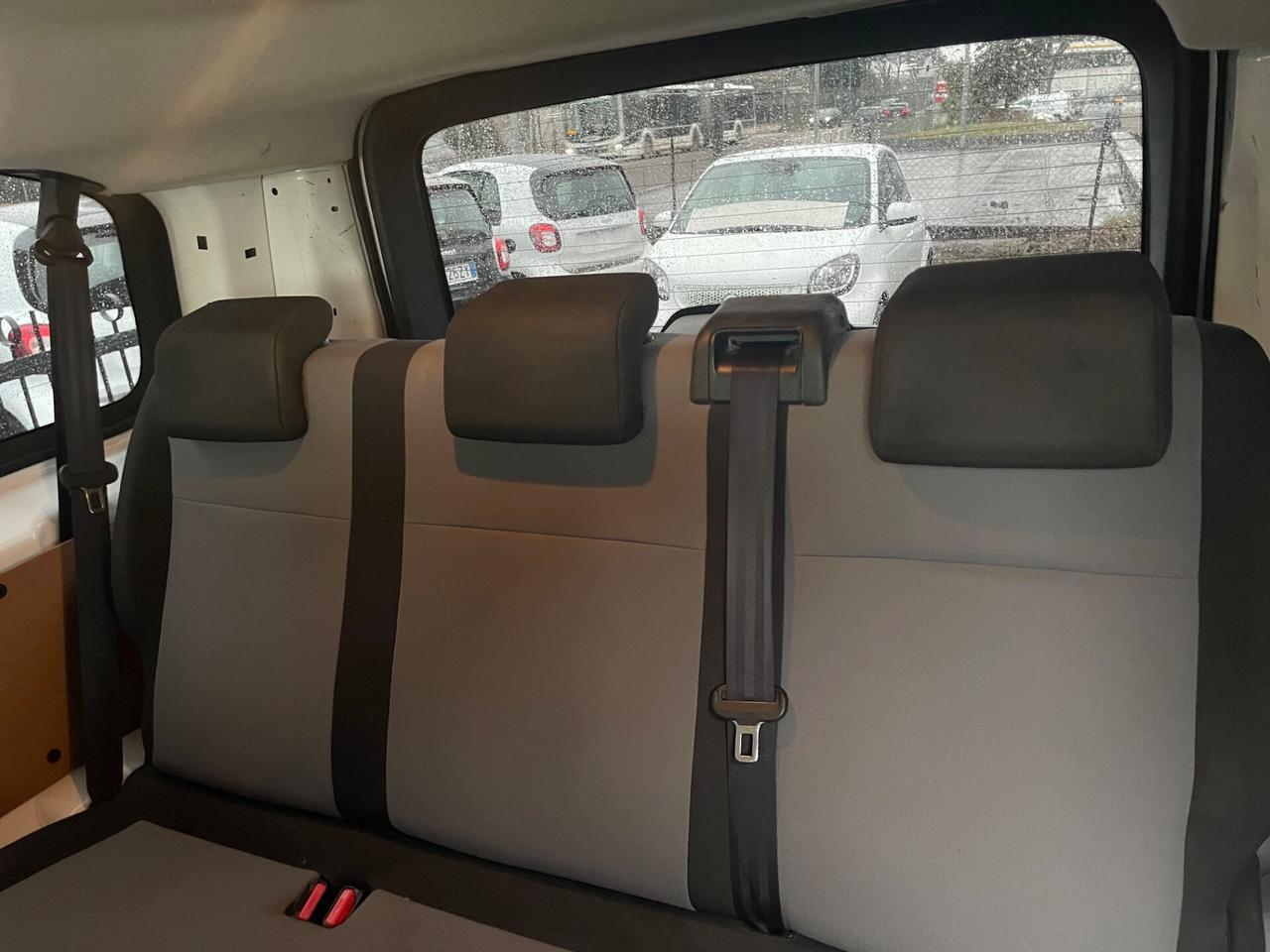 Peugeot Expert BlueHDi 120 S&S PC-TN Combi Compact