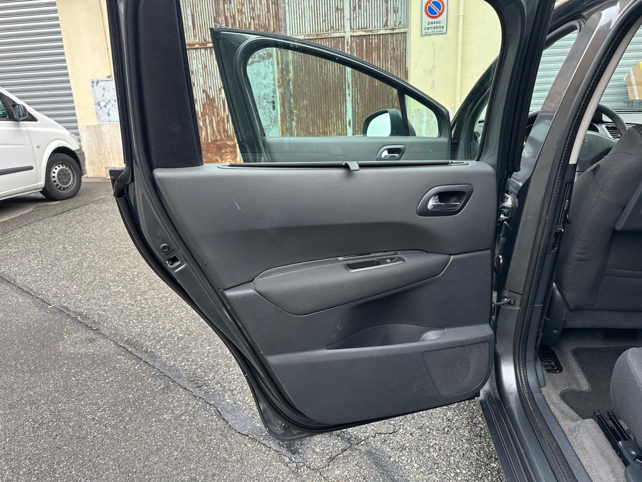 Peugeot 5008 1.6 HDi 115CV 7 posti euro 5