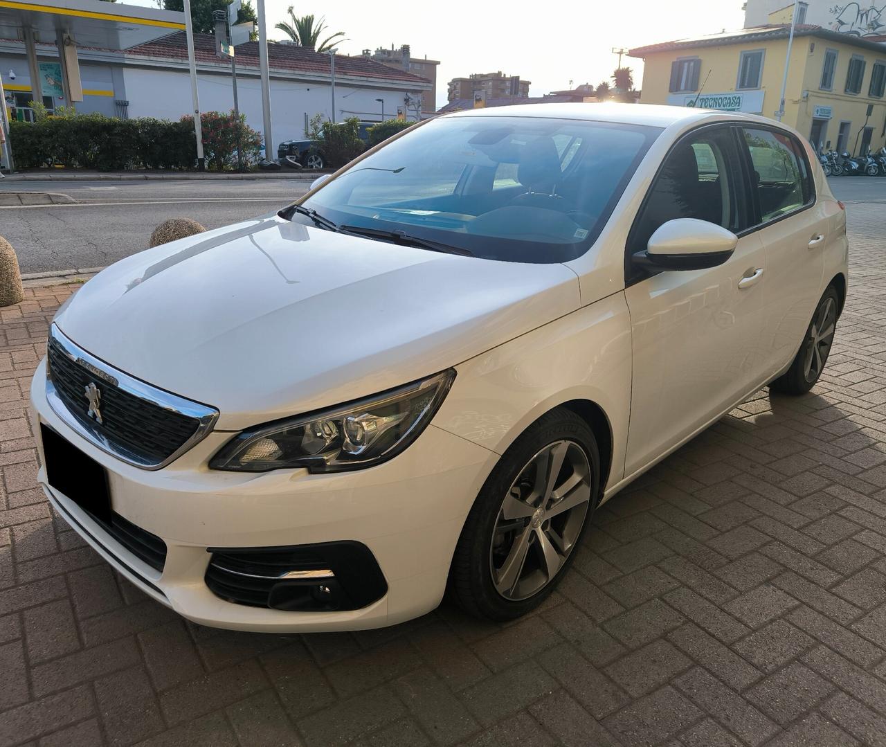 Peugeot 308 BlueHDi 130 S&S EAT8 Active