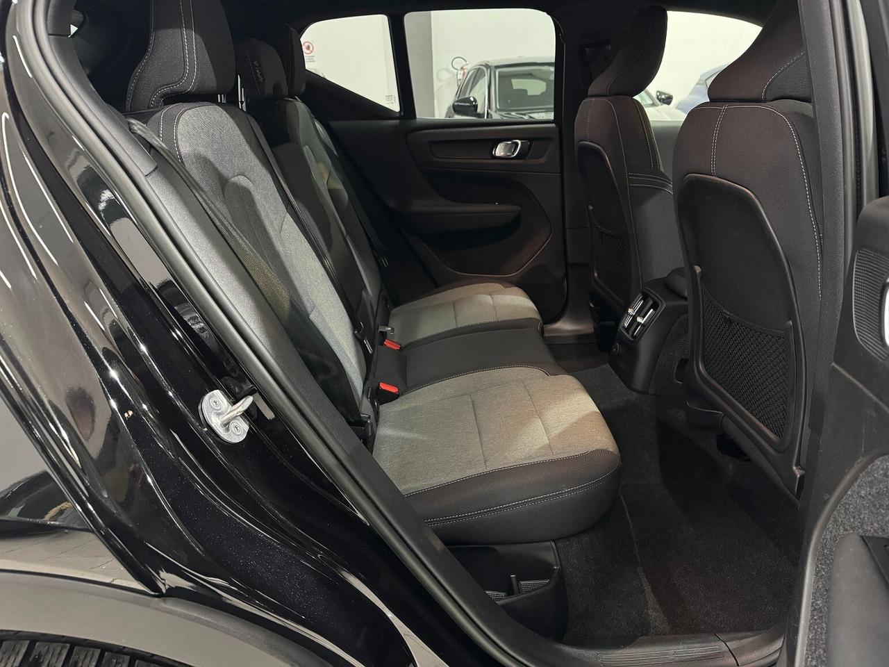 XC40 T4 Plug-in Hybrid Core VETRI SCURI BELLA
