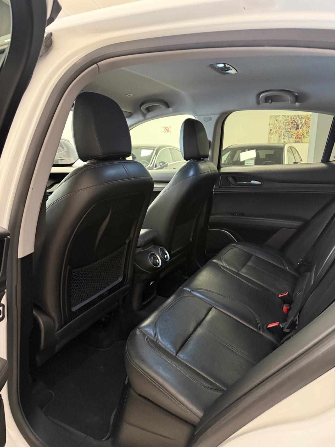 Alfa Romeo Stelvio 2.2 Turbodiesel 210 CV AT8 Q4 Executive