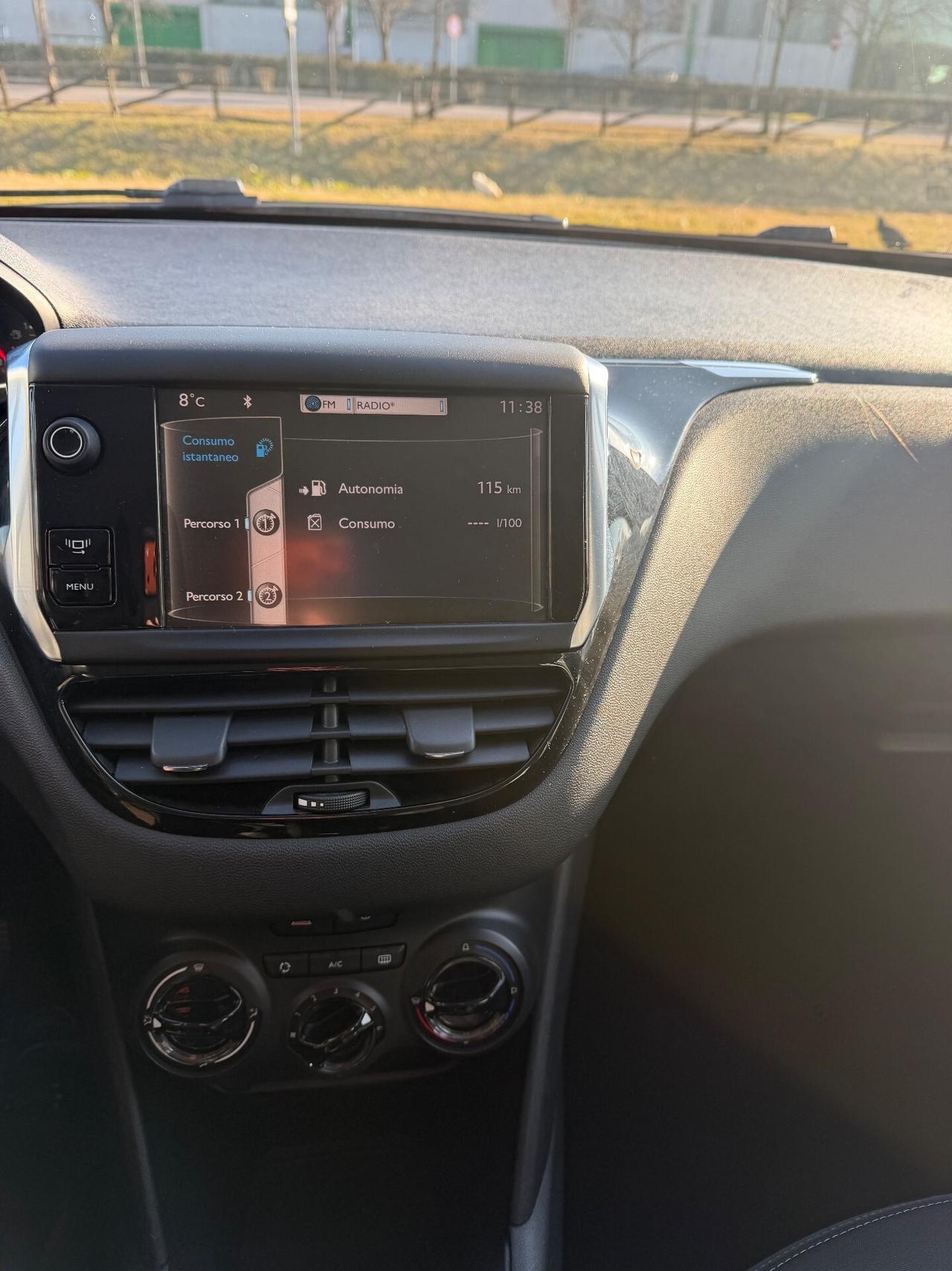 Peugeot 208 1.2 Neopatentati