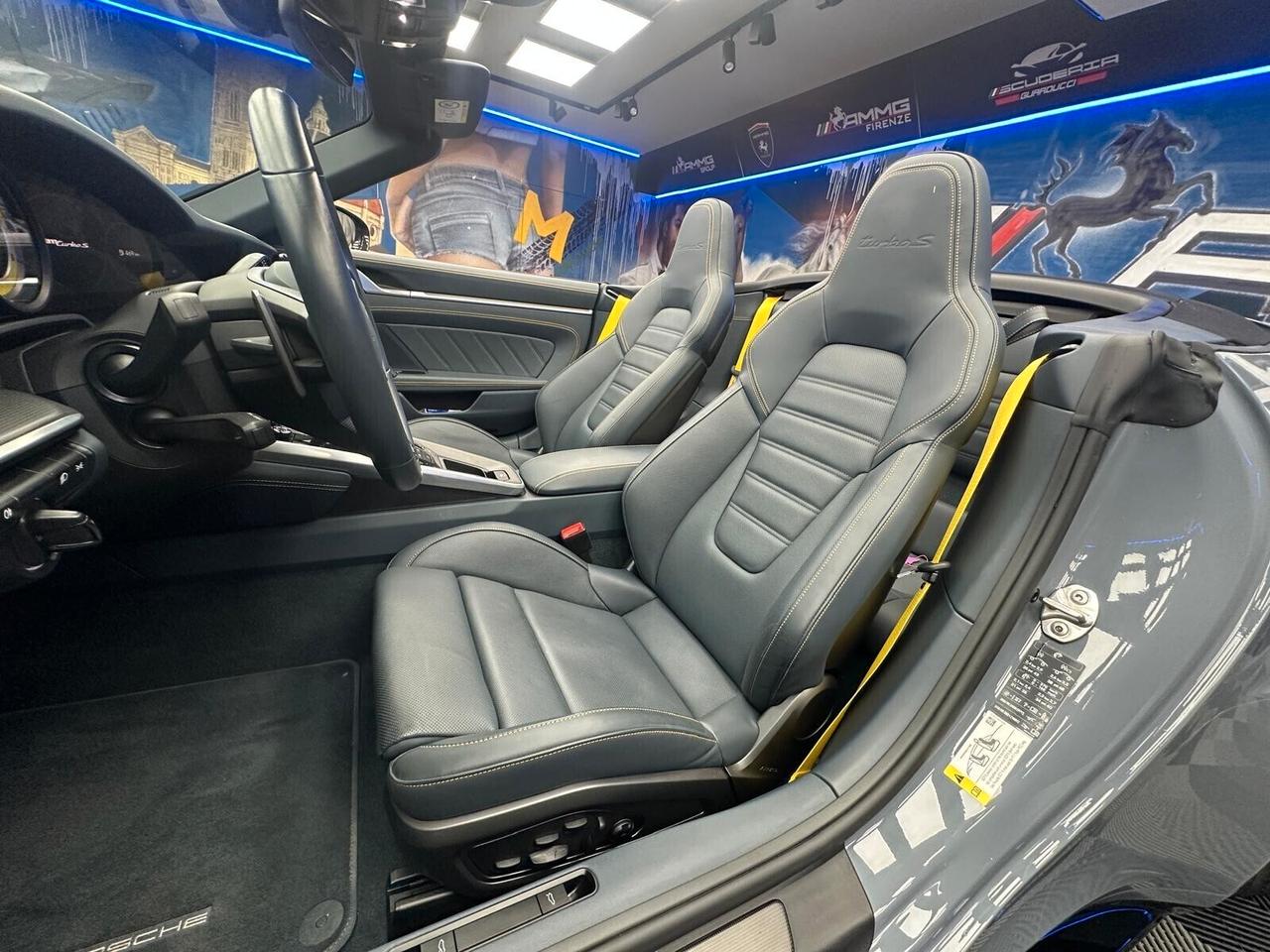 Porsche 992 911 Cabrio 3.7 Turbo S auto (911)