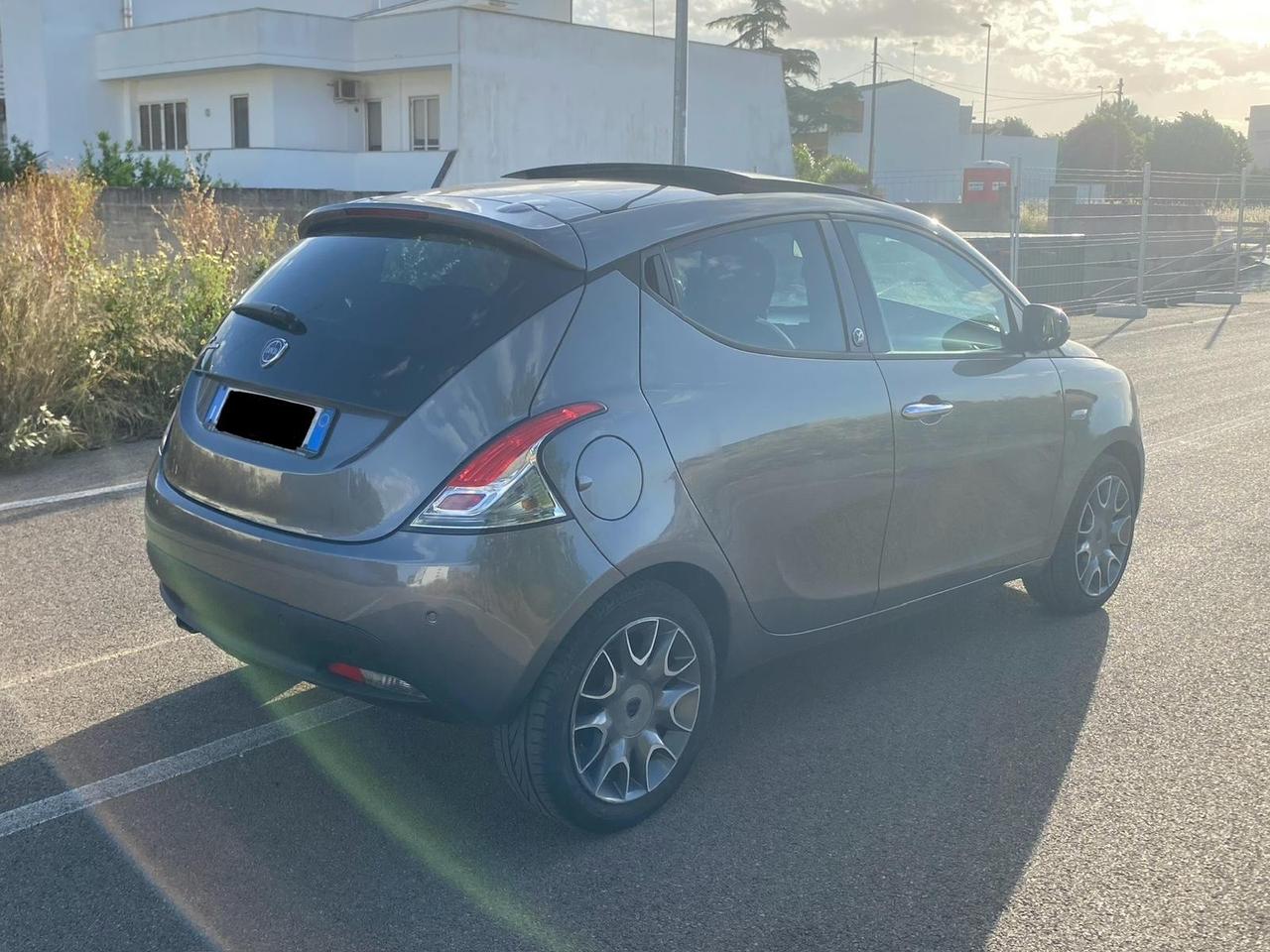 Lancia Ypsilon 1.2 69 CV 5 porte GPL Ecochic 30th Anniversary