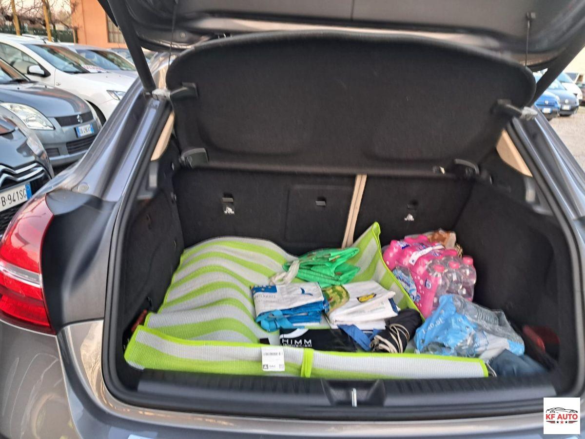 MERCEDES GLA - 180D Automatic Premium