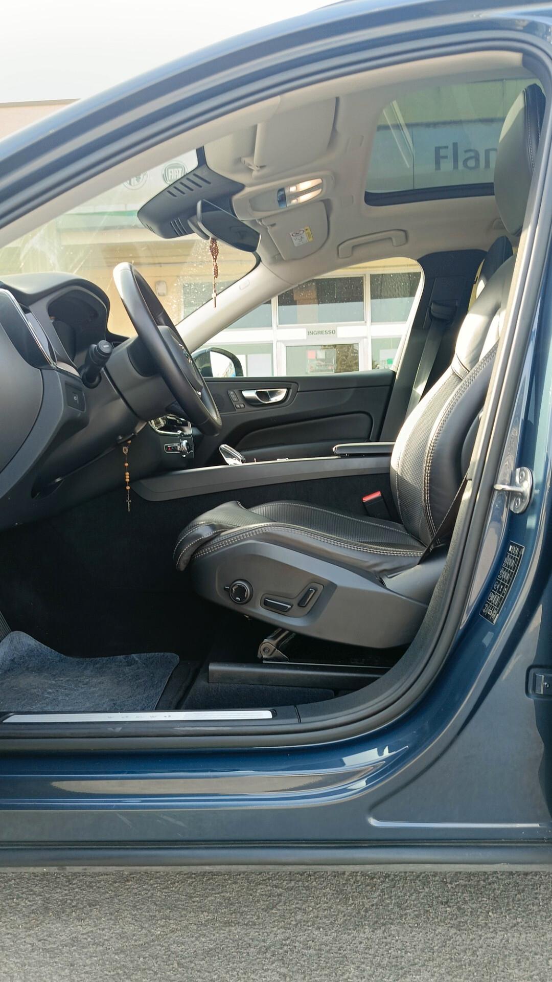 Volvo XC 60 XC60 B4 (d) AWD automatico Business