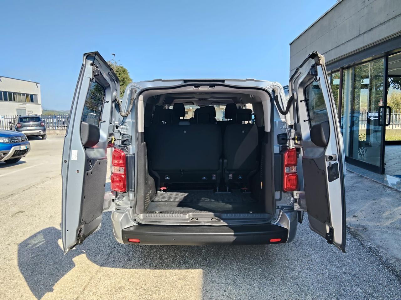 Peugeot Traveller Long Business 120 cv EAT8 9 Posti