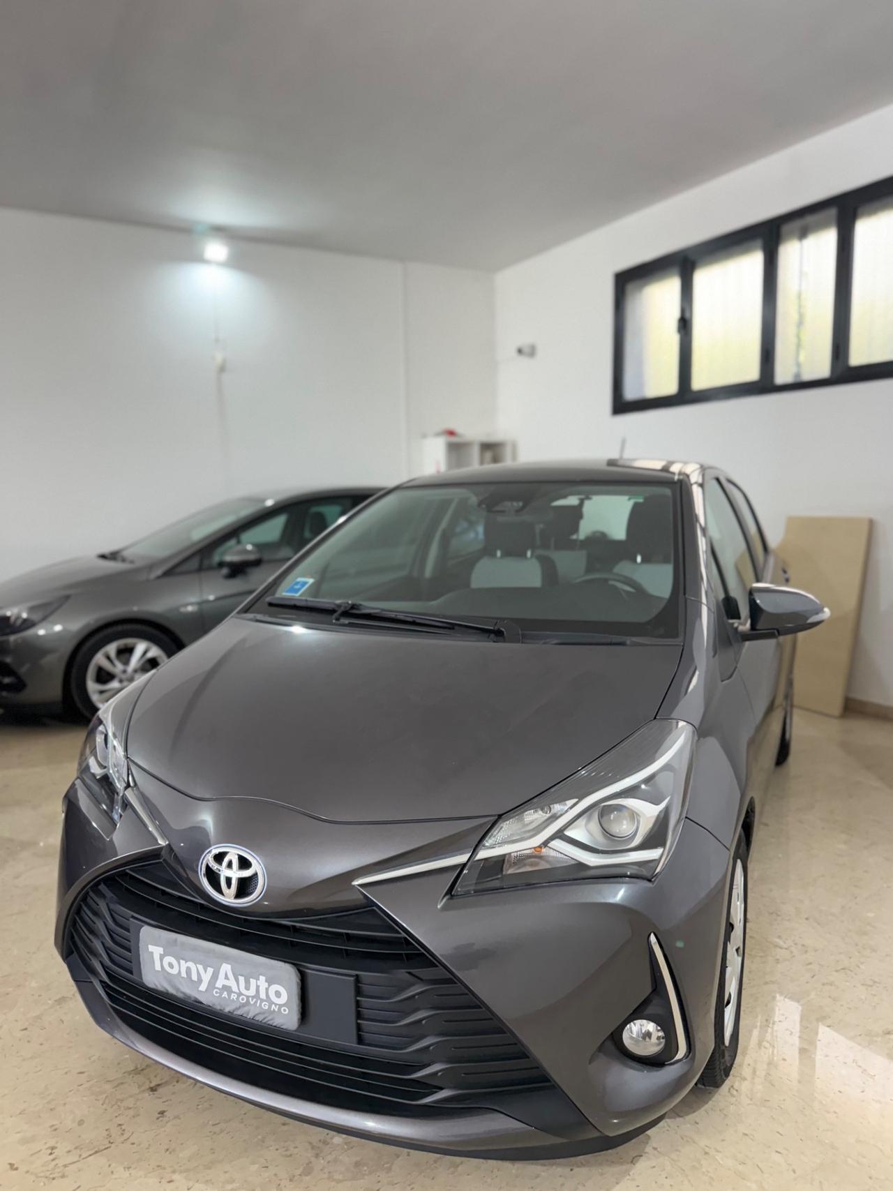 Toyota Yaris 5p 1.0 Lounge CON 17000 KM, NAVI,TELECAMERA,BLUETOOTH ,SCHERMO TOUCH
