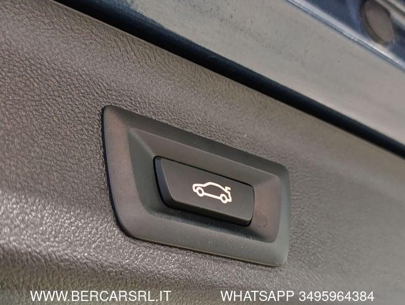 BMW Serie 5 520d 48V xDrive Business*LED*PACCHETTO LUCI*SEDILI IN PELLE*PDC*TELECAMERA*