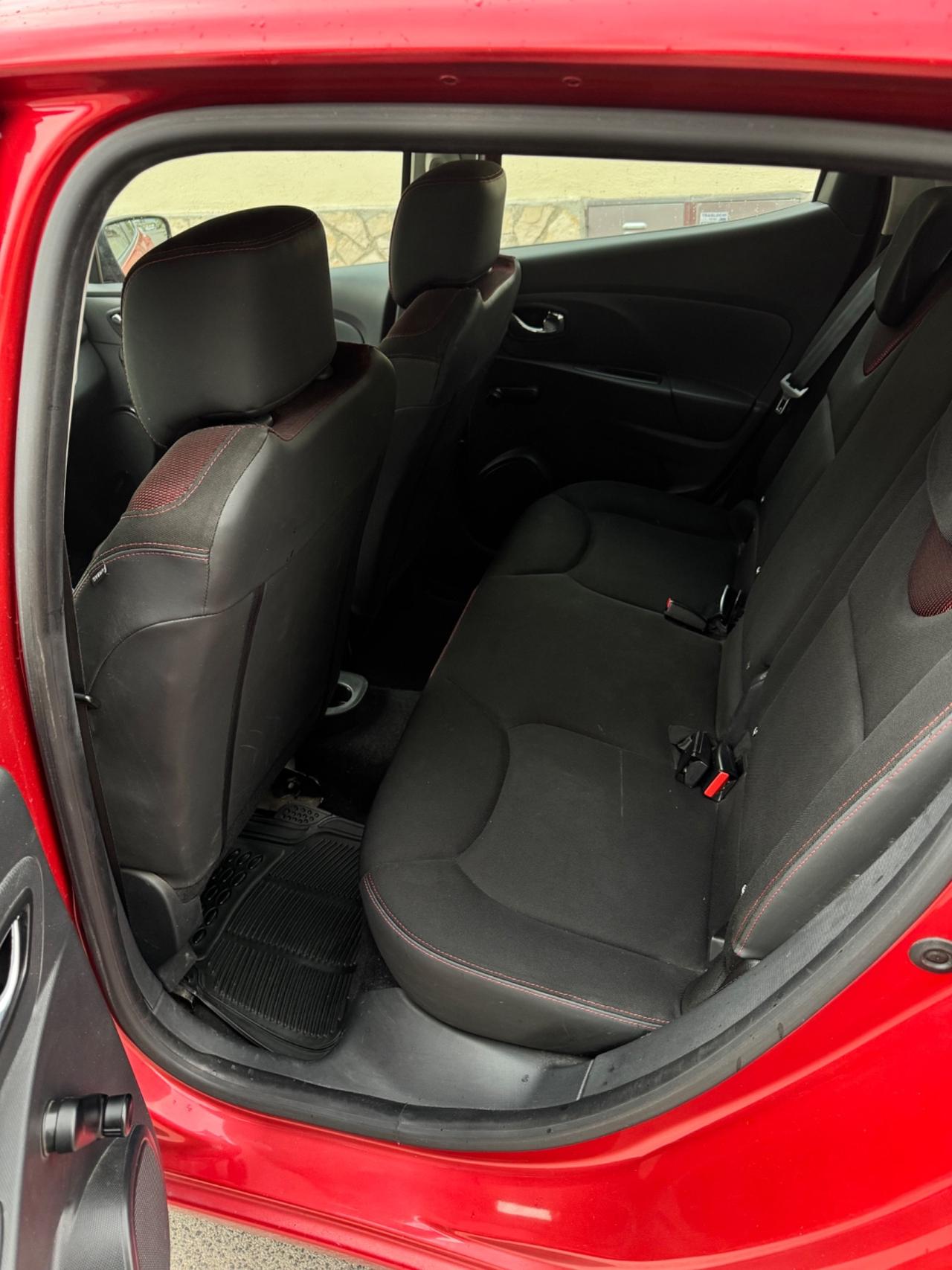 Renault Clio 1.2 75CV COSTUME NATIONAL