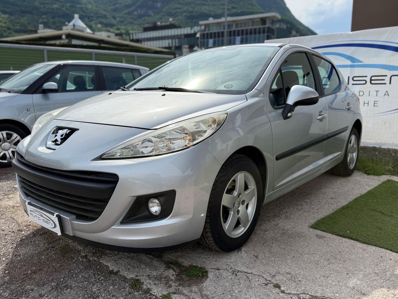 Peugeot 207 1.4 HDi 70CV 5p. Allure NEOPATENTATI OK