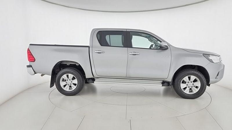 Toyota Hilux 2.4 D-4D A/T 4WD 4 porte Double Cab Executive N1 autocarro