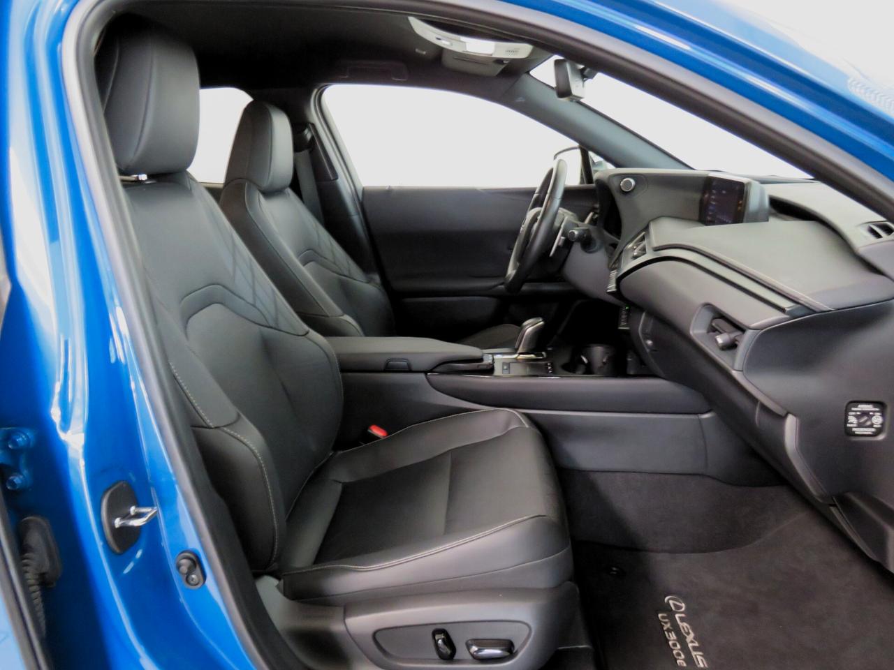 Lexus UX Full Electric Premium Fleet | iva 22% inclusa