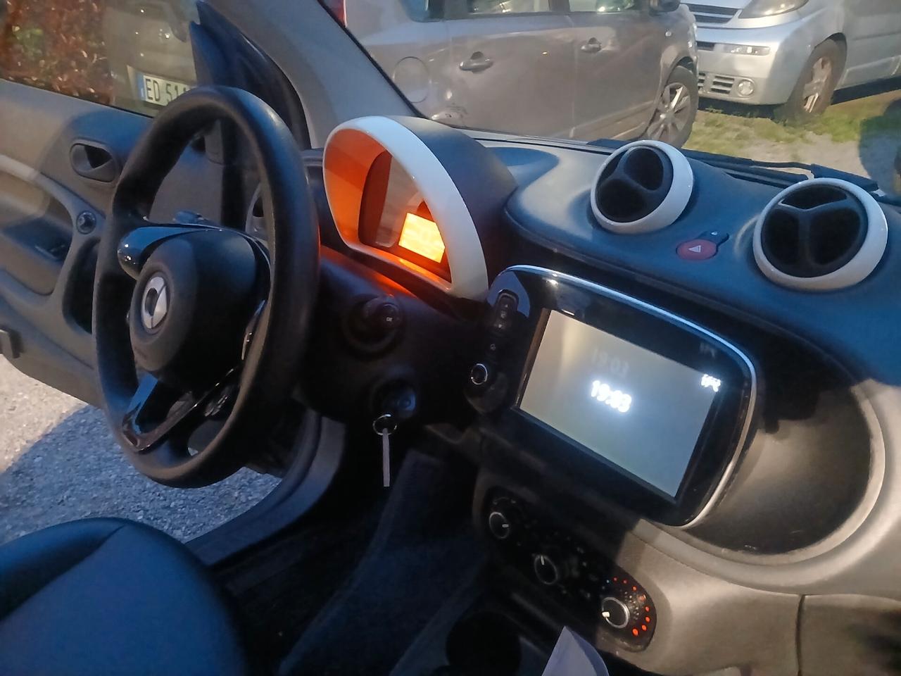 Smart ForTwo 70 1.0 Passion ***AUTOMATICA NAVIGATORE**IDONEA NEOPATENTATI
