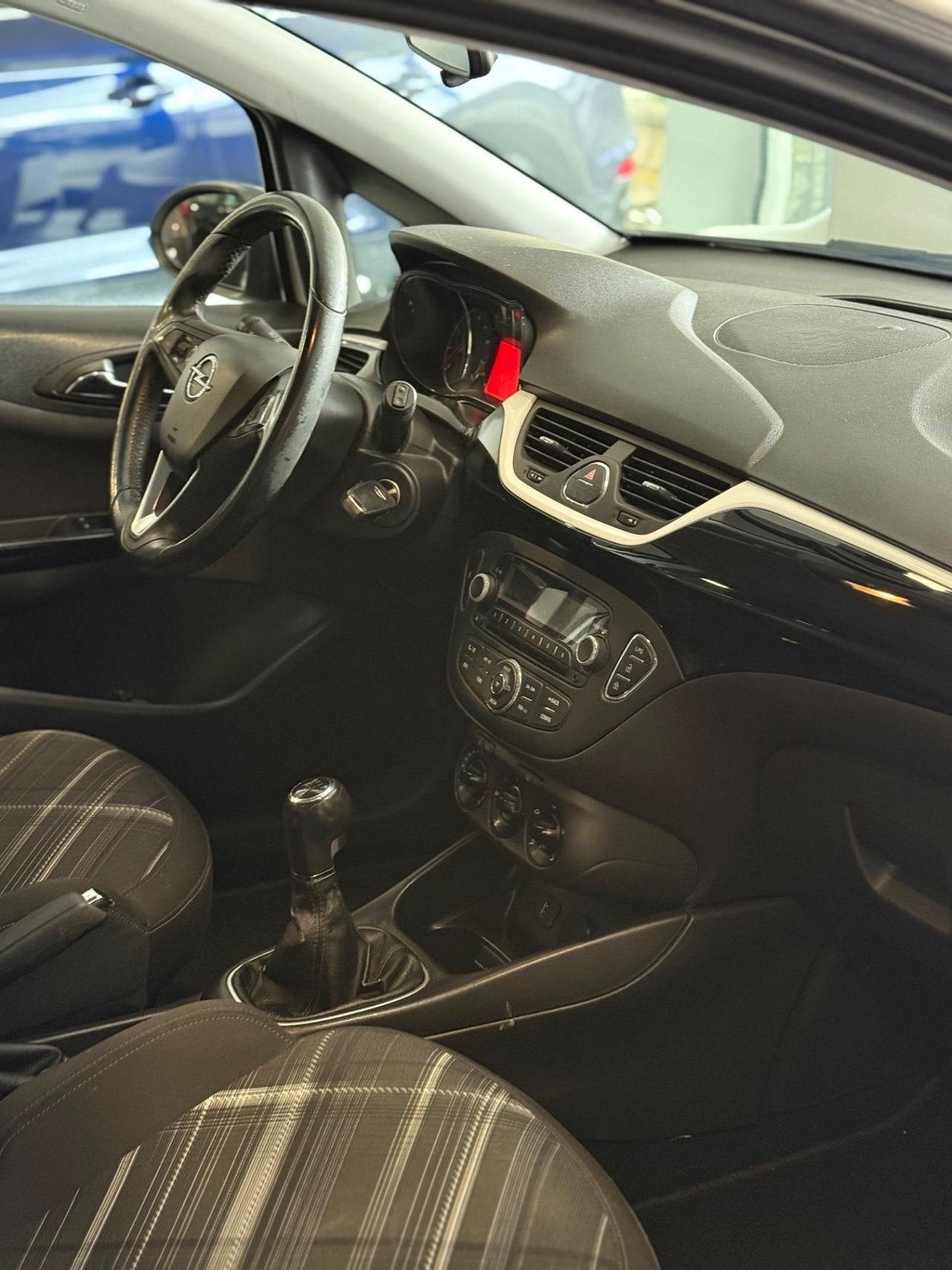 Opel Corsa 1.4 90CV GPL Tech 5 porte b-Color