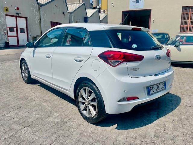 Hyundai i20 1.2 84 CV 5 porte Comfort Uniprop. garanzia 12M E6