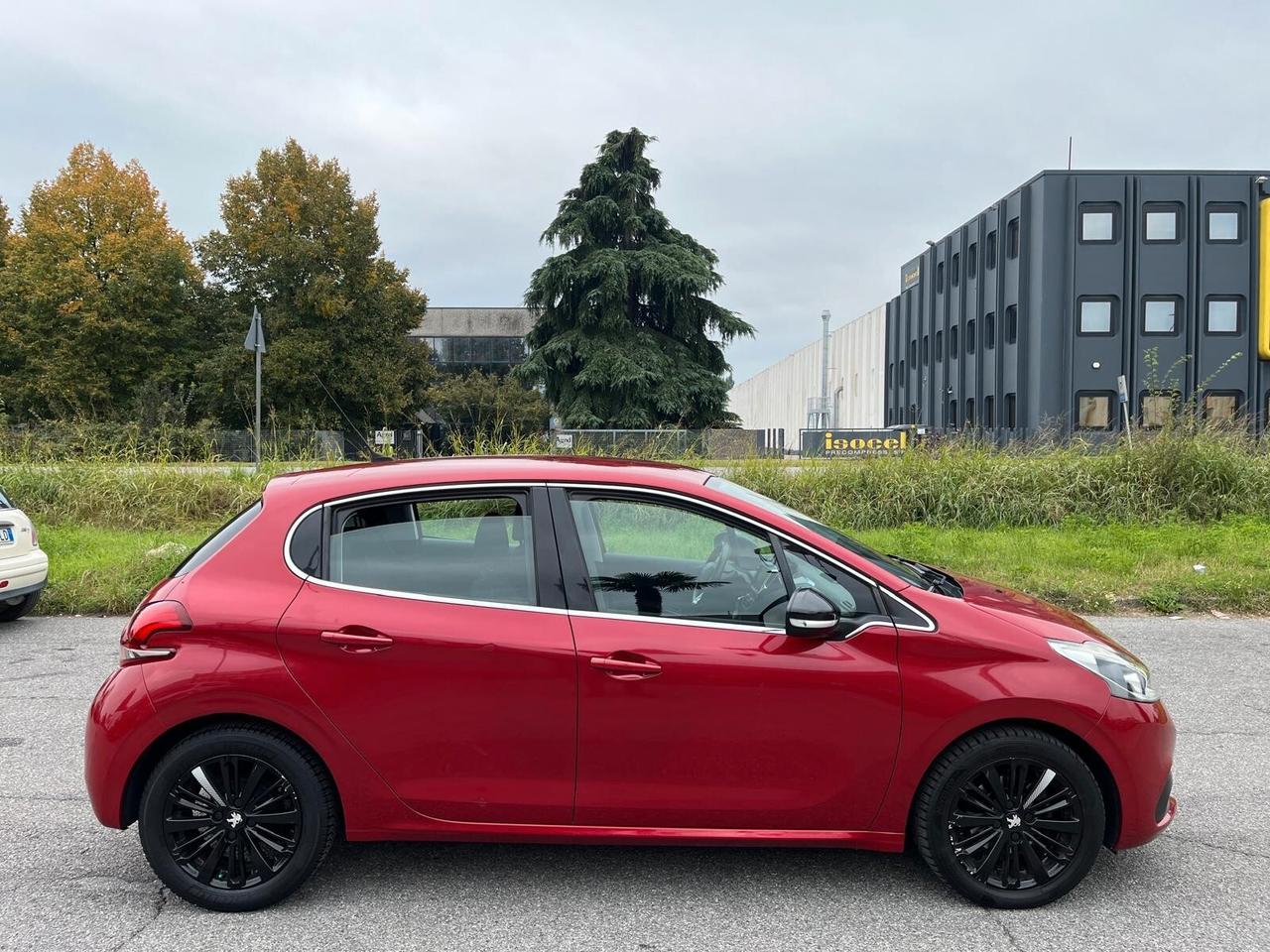 Peugeot 208 PureTech 82 5 porte Allure