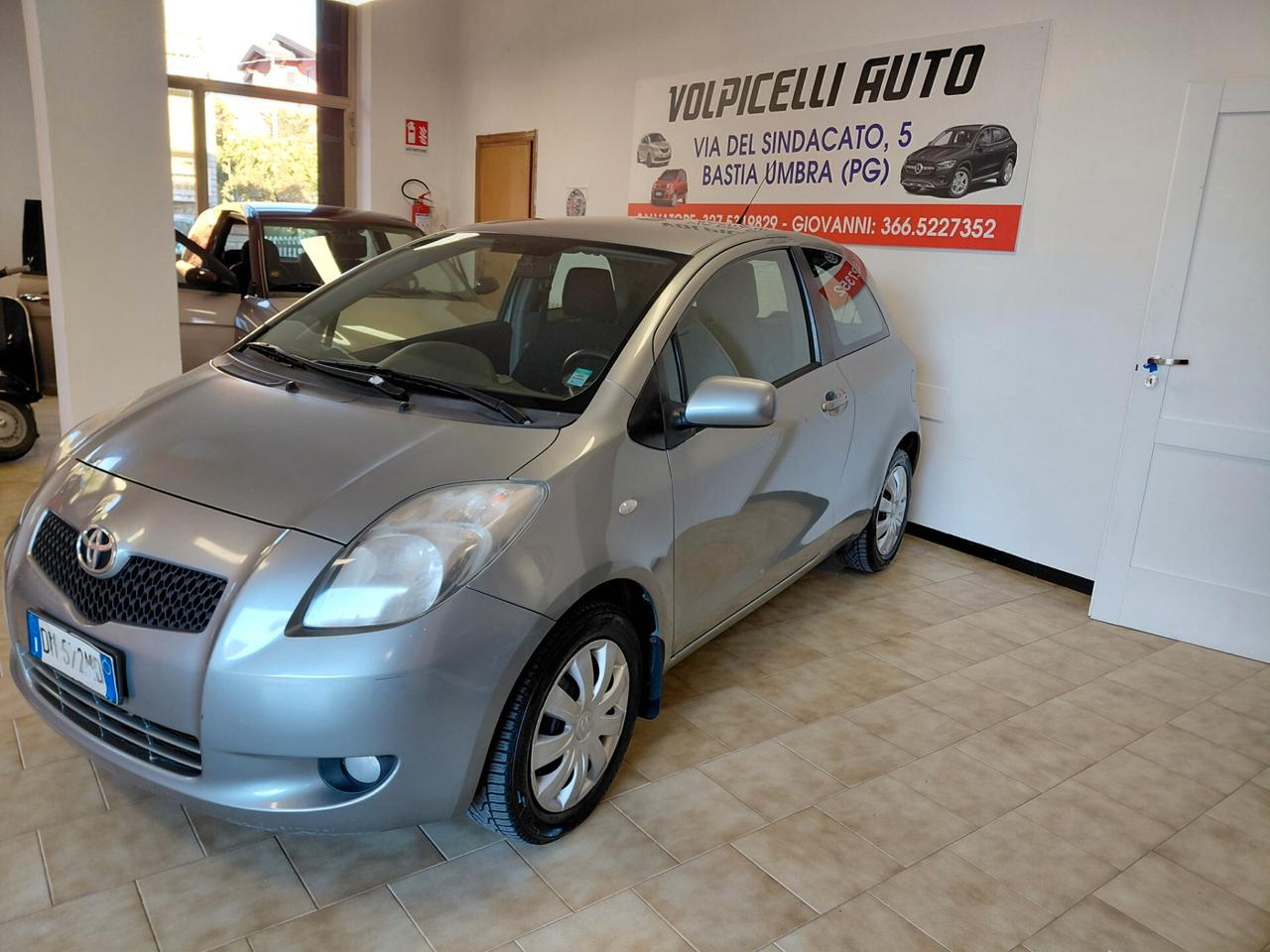 TOYOTA YARIS ANNO 2008 BZ 1.0 ADATTA NEOPATENTATI KM 185 MILA