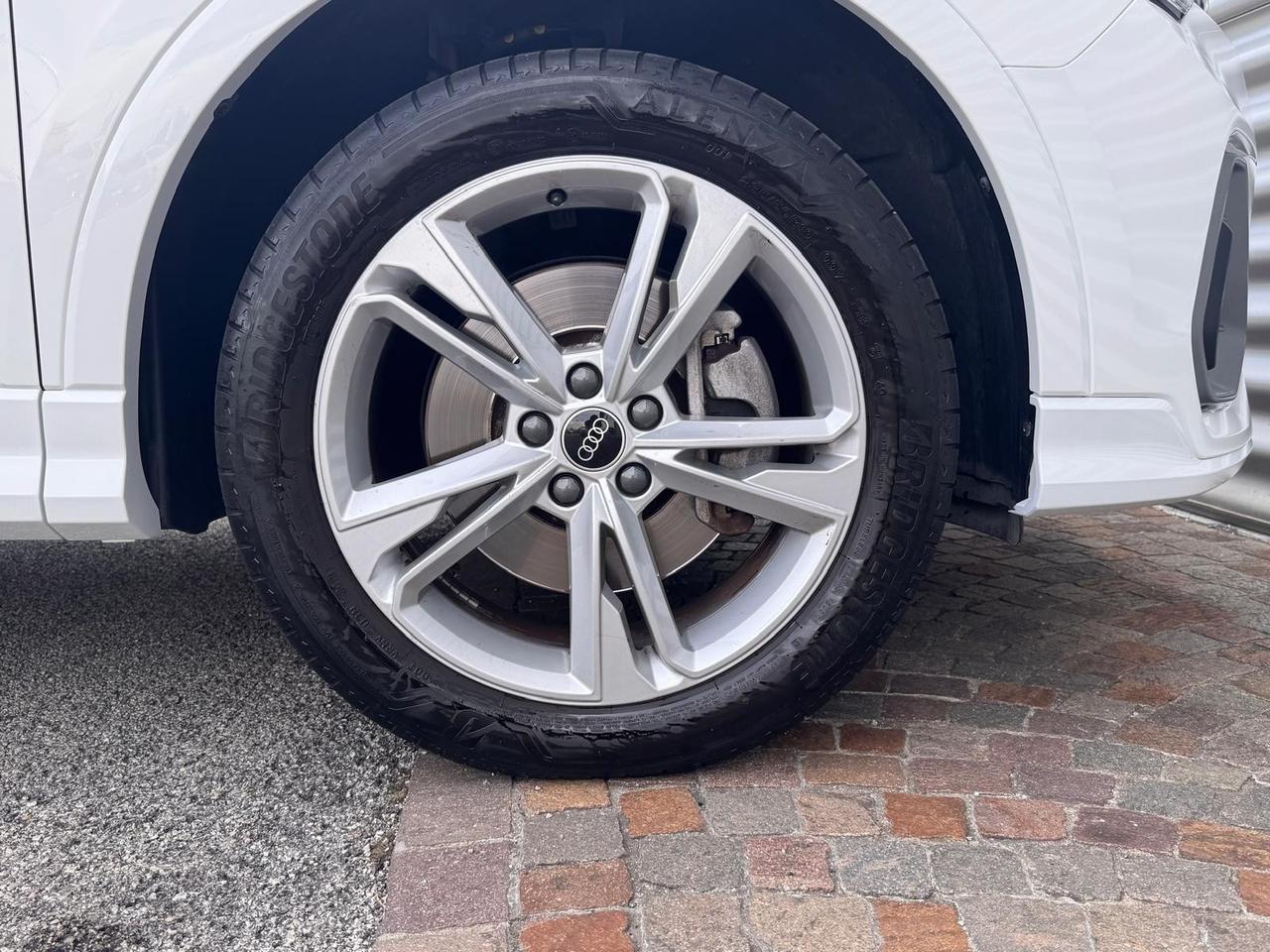 AUDI Q3 45 TFSIe S-TRONIC S-LINE EDITION