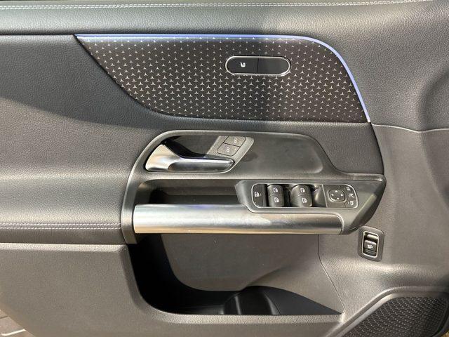 MERCEDES-BENZ B 180 d Automatic Street Edition