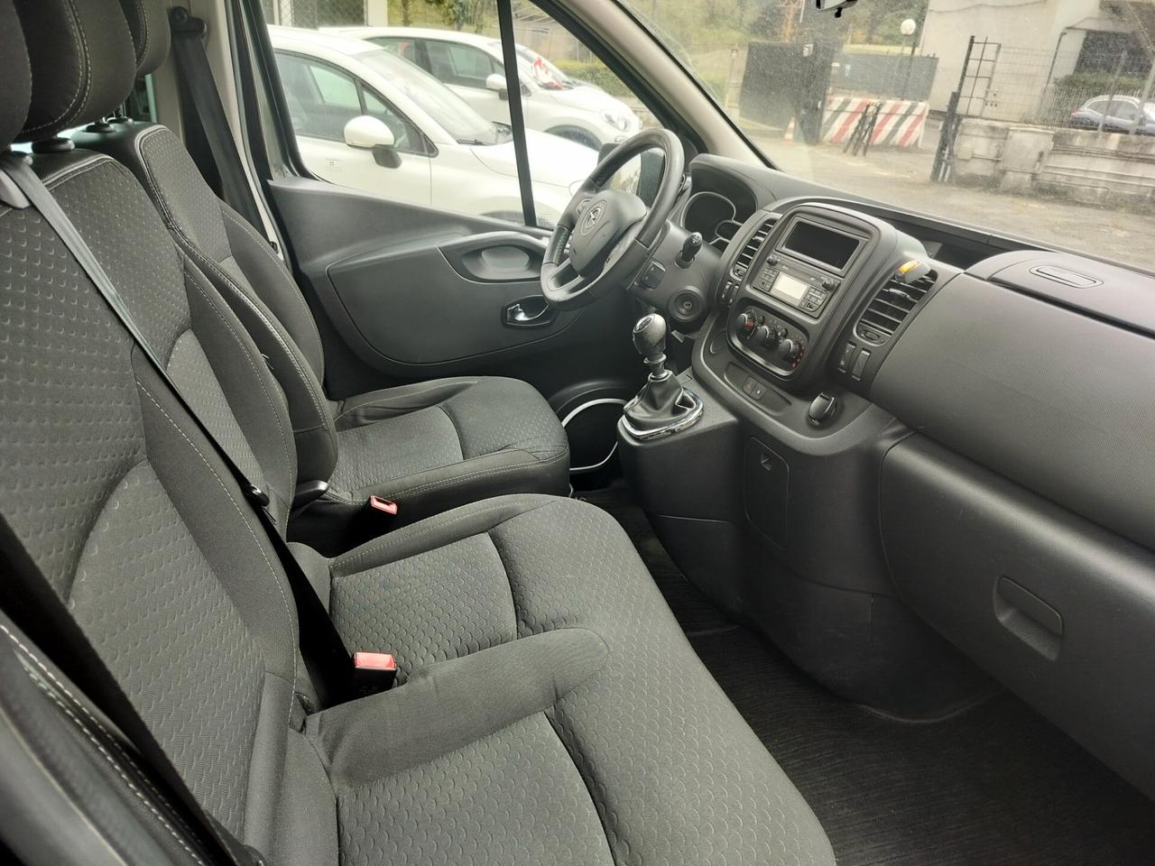 Opel Vivaro FURGONE NOVE POSTI (non è ex noleggio o simili ma di un privato)