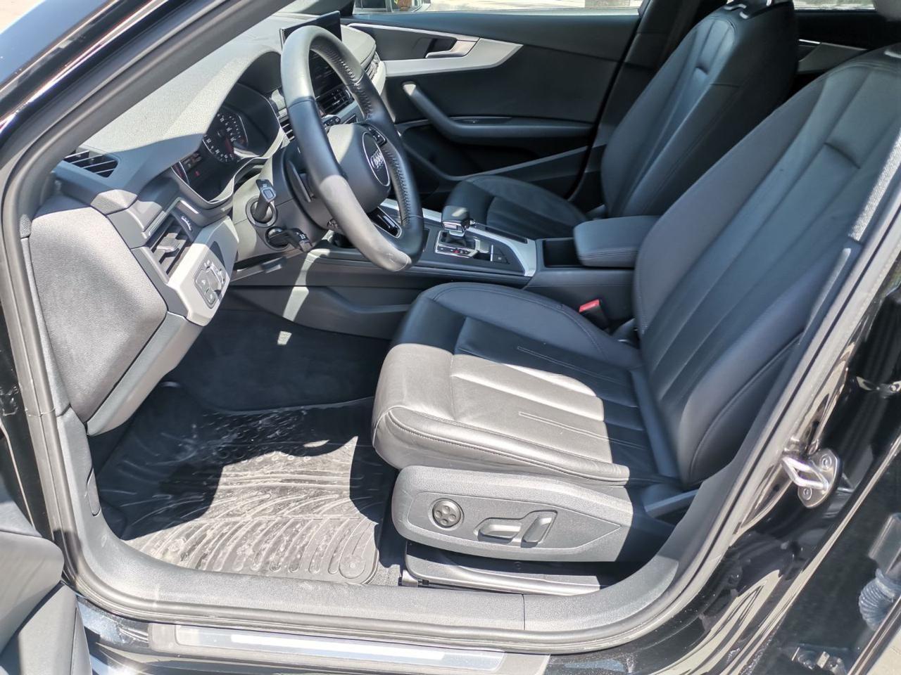 Audi A4 Avant 40 TDI S tronic TOTAL BLACK