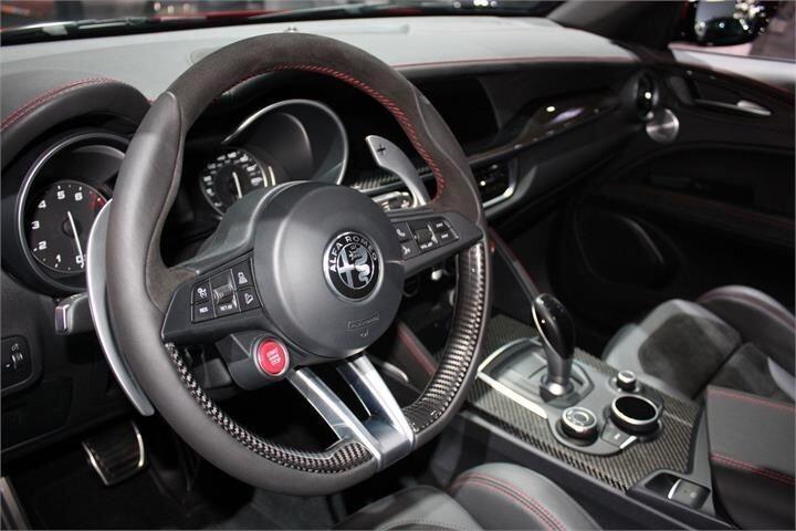 Alfa Romeo Stelvio 2.9 BiT.V6 510 AT8 Quadrifoglio NOLEGGIO LUNGO TERMINE