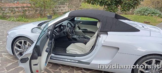AUDI R8 Spyder 4.2 V8 FSI quattro R tronic