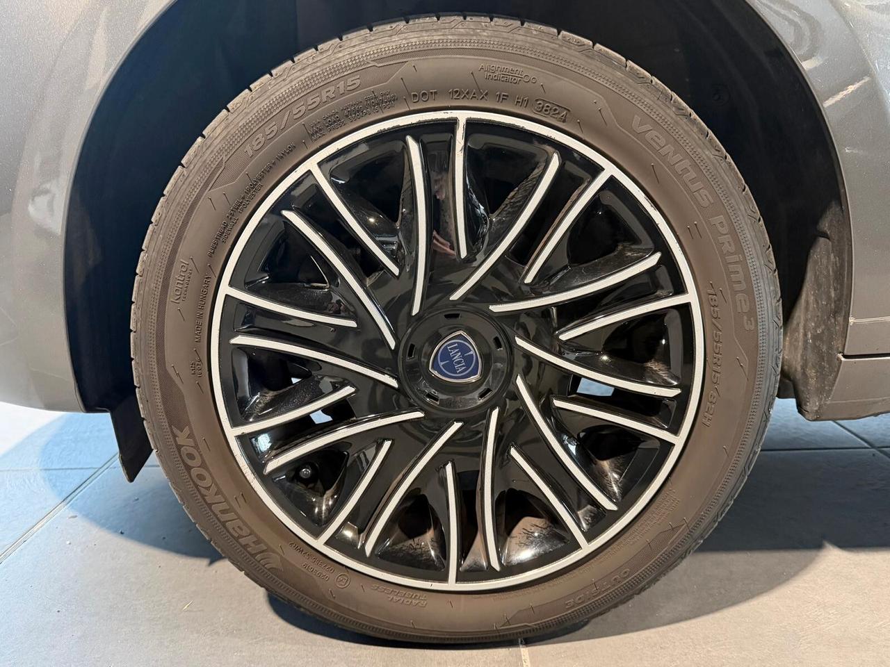 Lancia Ypsilon 1.0 FireFly 5 porte S&S Hybrid Silver Plus