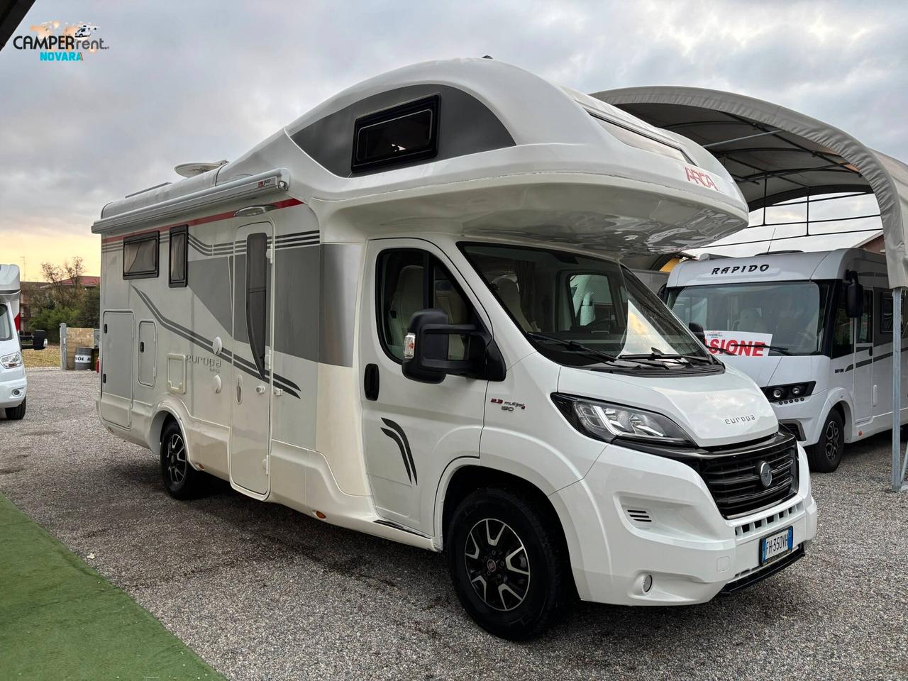 ARCA EUROPA M699 GLG - mansardato con letti gemelli in coda ed ampio garage