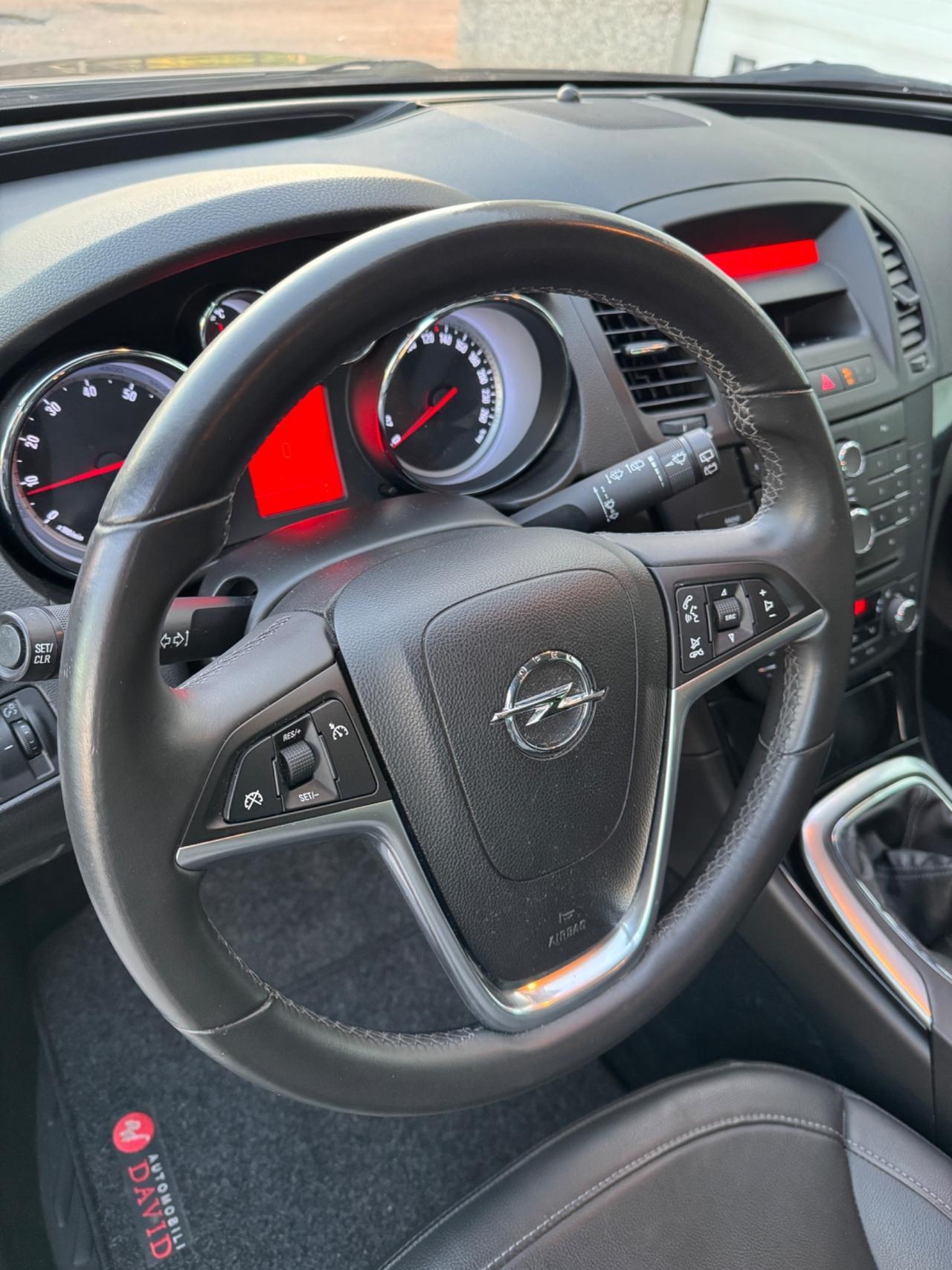 Opel Insignia 2.0 Turbo 4x4 Sports Tourer Cosmo