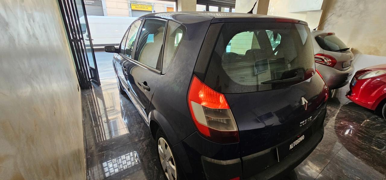 Renault Scenic Scénic 1.6 16V Luxe Dynamique