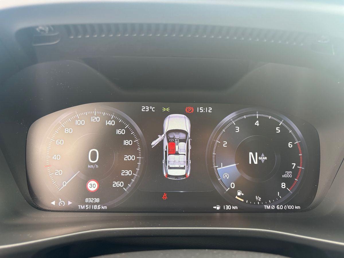 VOLVO XC40 1.5 t2 Momentum auto my21
