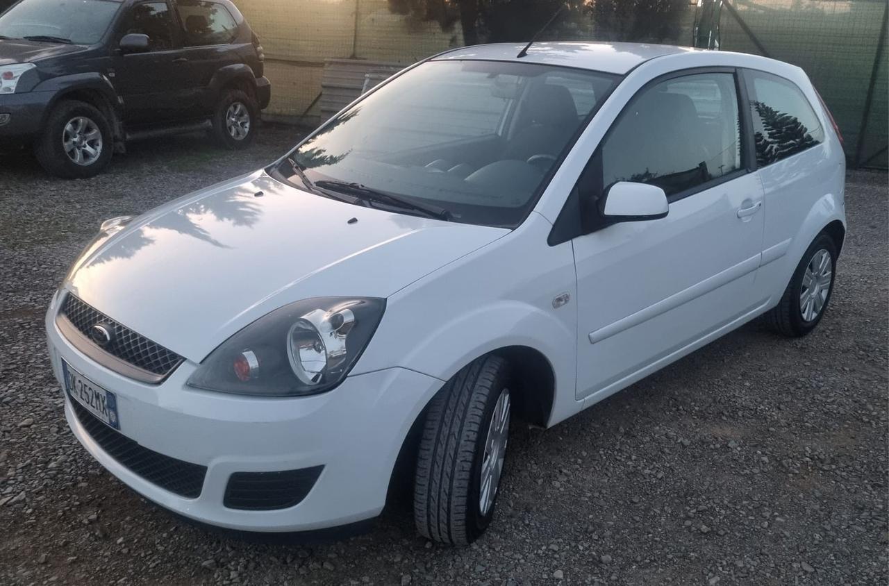 Ford Fiesta 1.2 16V 3p. Ghia