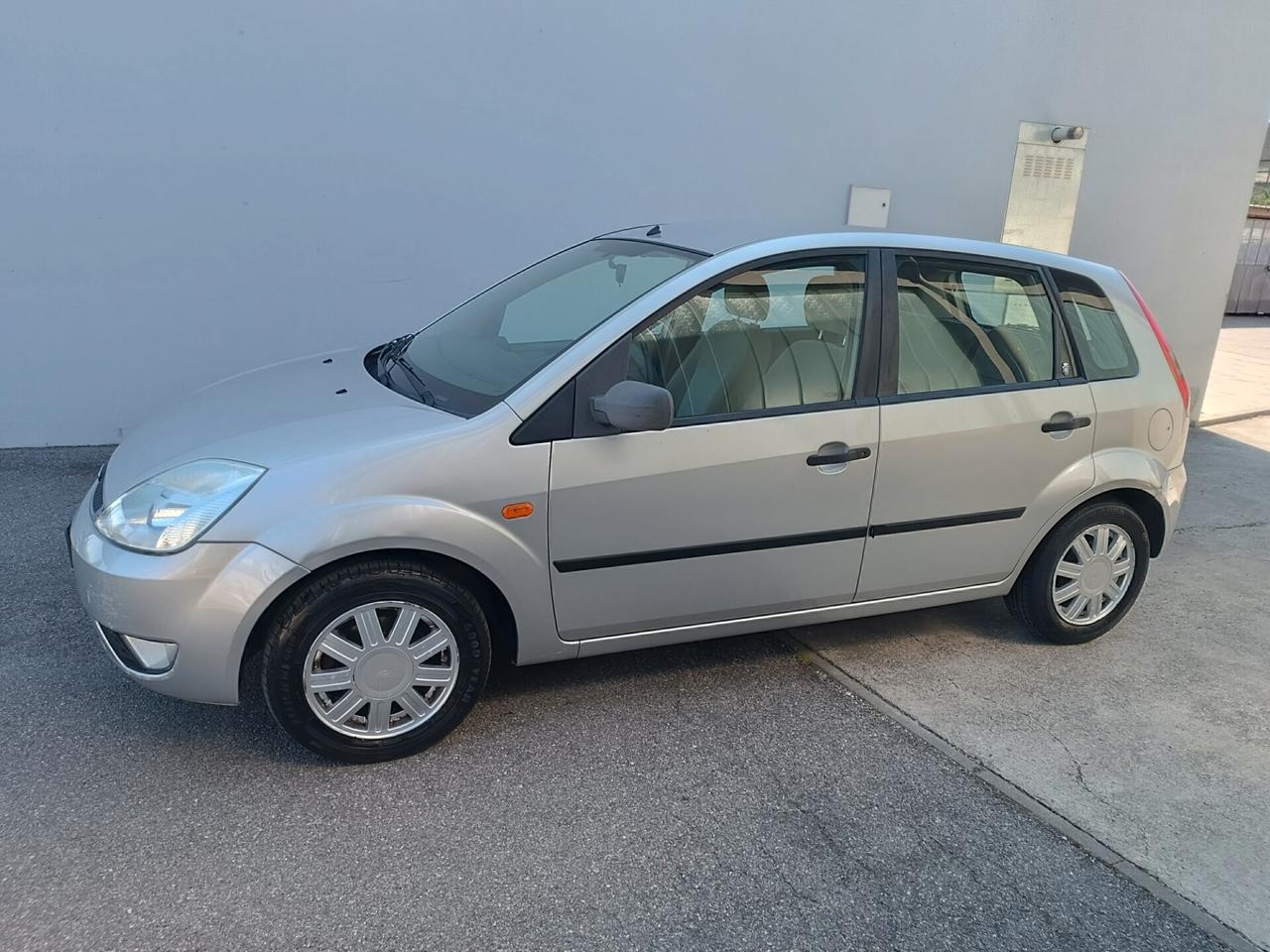 Ford Fiesta 1.4 benzina