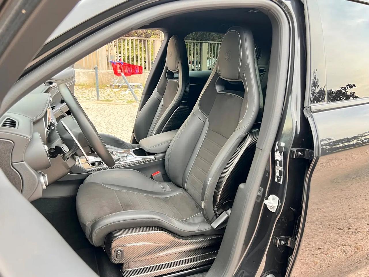 Alfa Romeo Stelvio 2.9 Bi-Turbo V6 510 CV AT8 Quadrifoglio