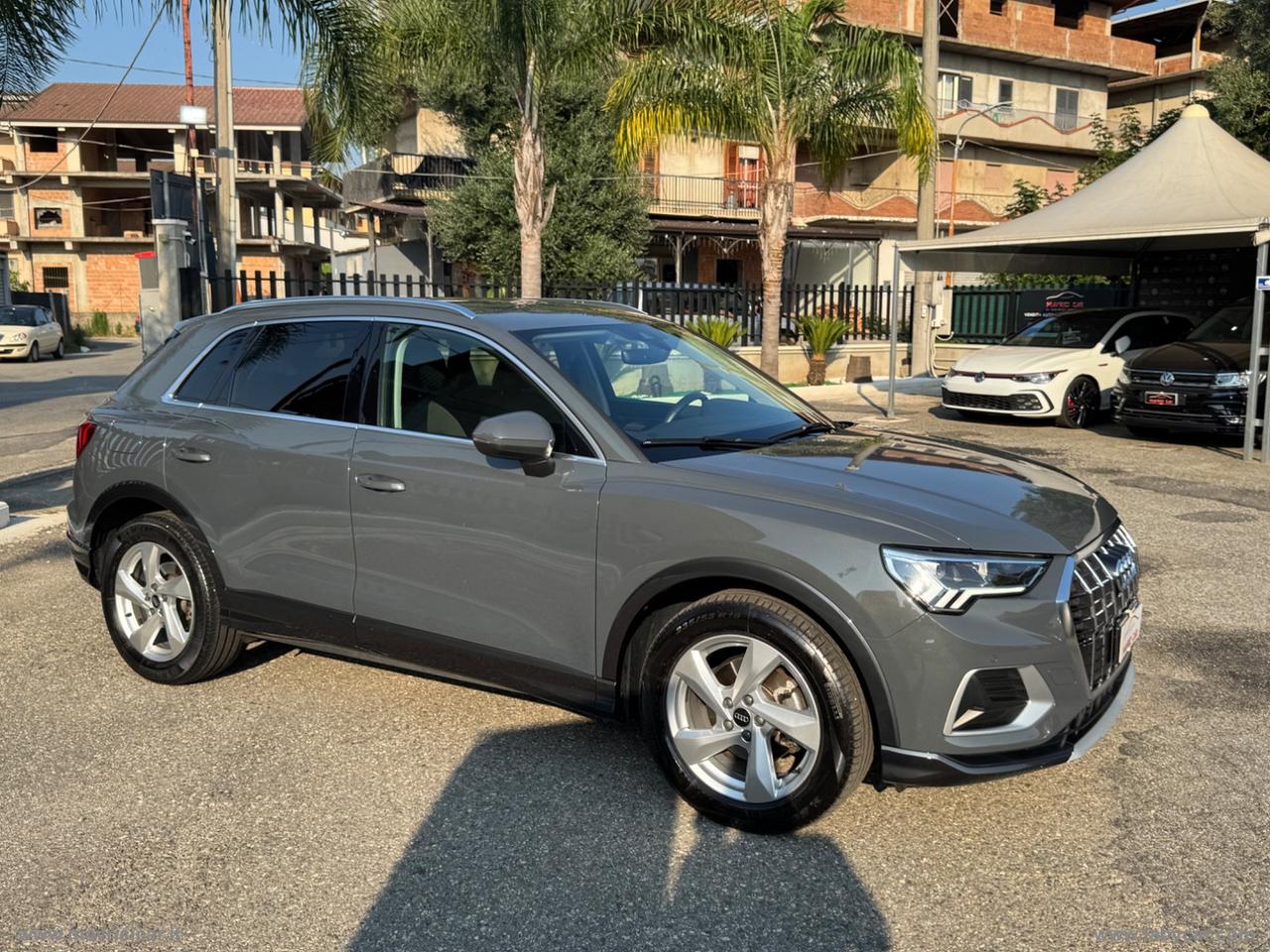 AUDI Q3 35 TDI S tronic Business Advanced