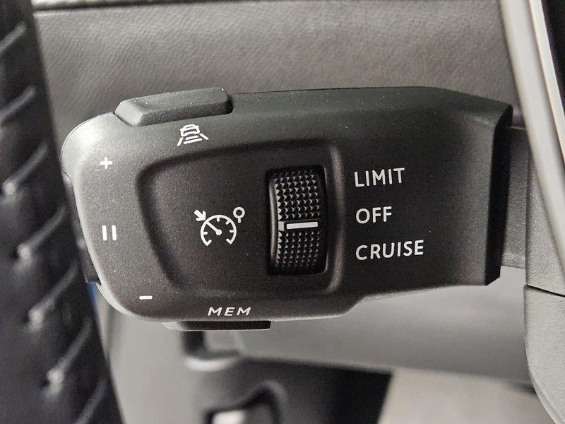 Peugeot 2008 Hybrid 136 e-DCS6 Allure auto