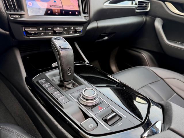 MASERATI Levante MY22 GRANSPORT+TETTO+BLACK PACK+PINZE GIALLE