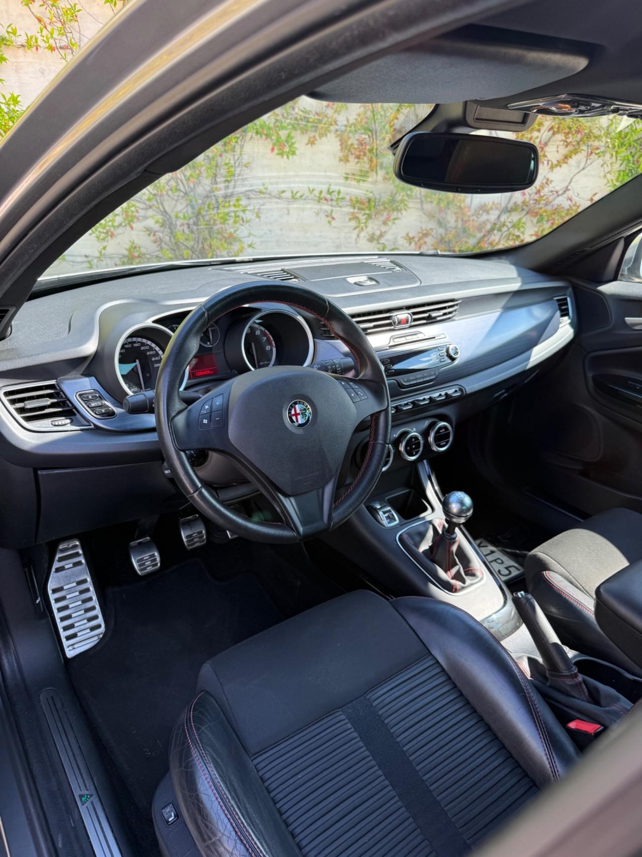 Alfa Romeo Giulietta 1750 TBi Quadrifoglio Verde